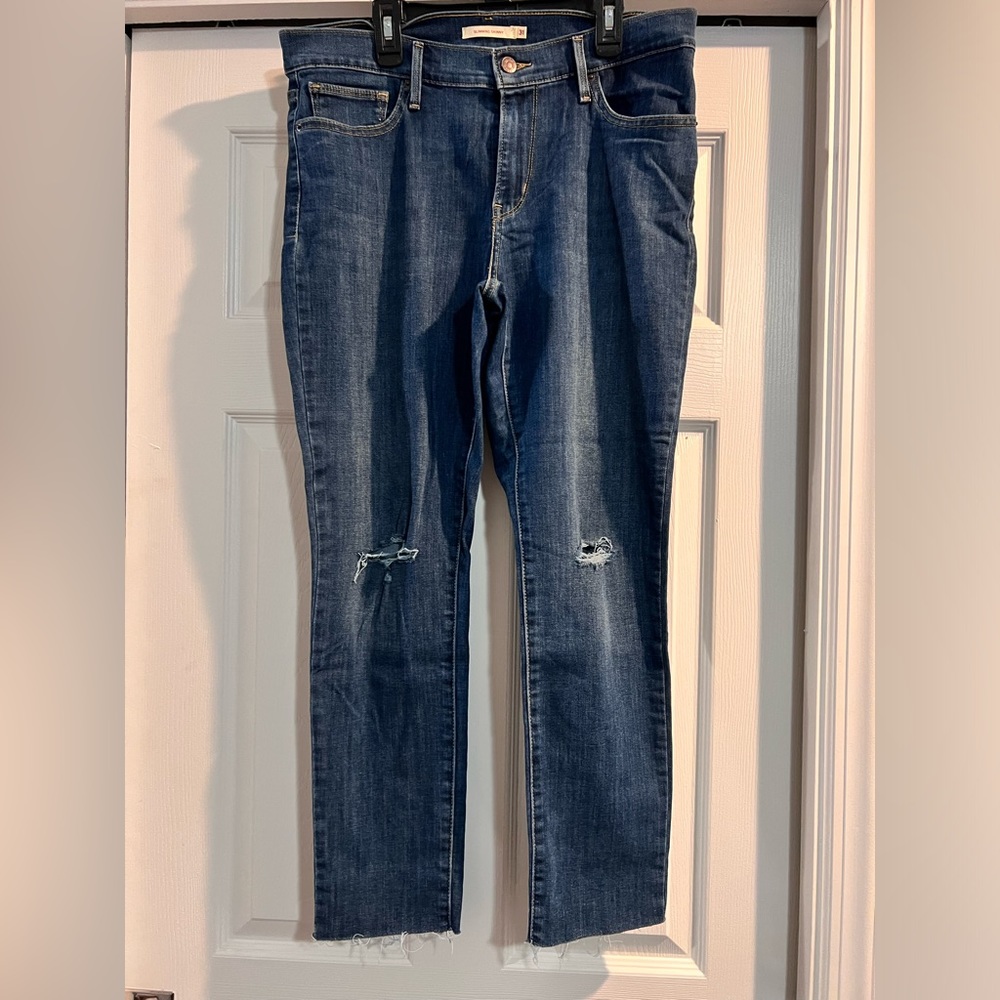 Women’s Levis denim slimming skinny Jean